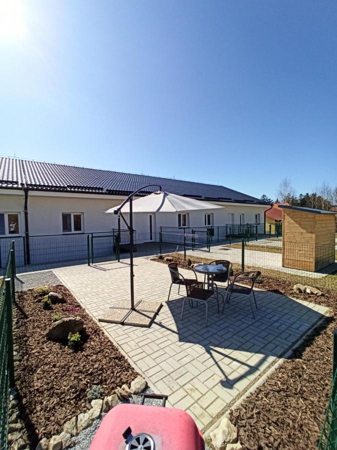 Apartman Laura, Frymburk Eksteriør billede